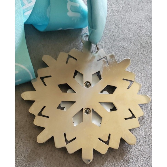 Yes.Fit - Snow Queen 113.6 Miles Fitness Medal - Add to Your Collection - Picture 2 of 2
